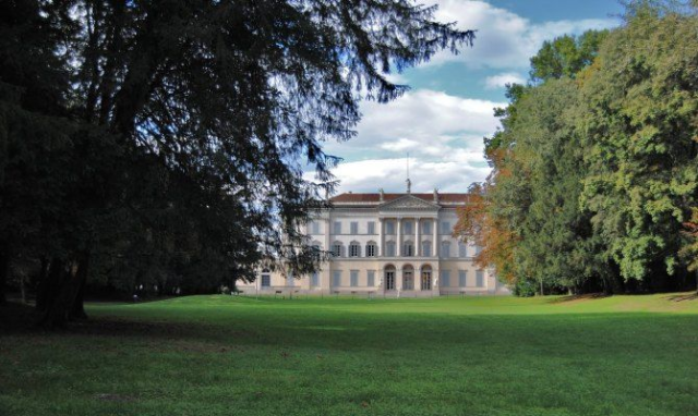 Valorizzazione del Parco storico di Villa Tittoni, un avviso  pubblico rivolto alle Associazioni 